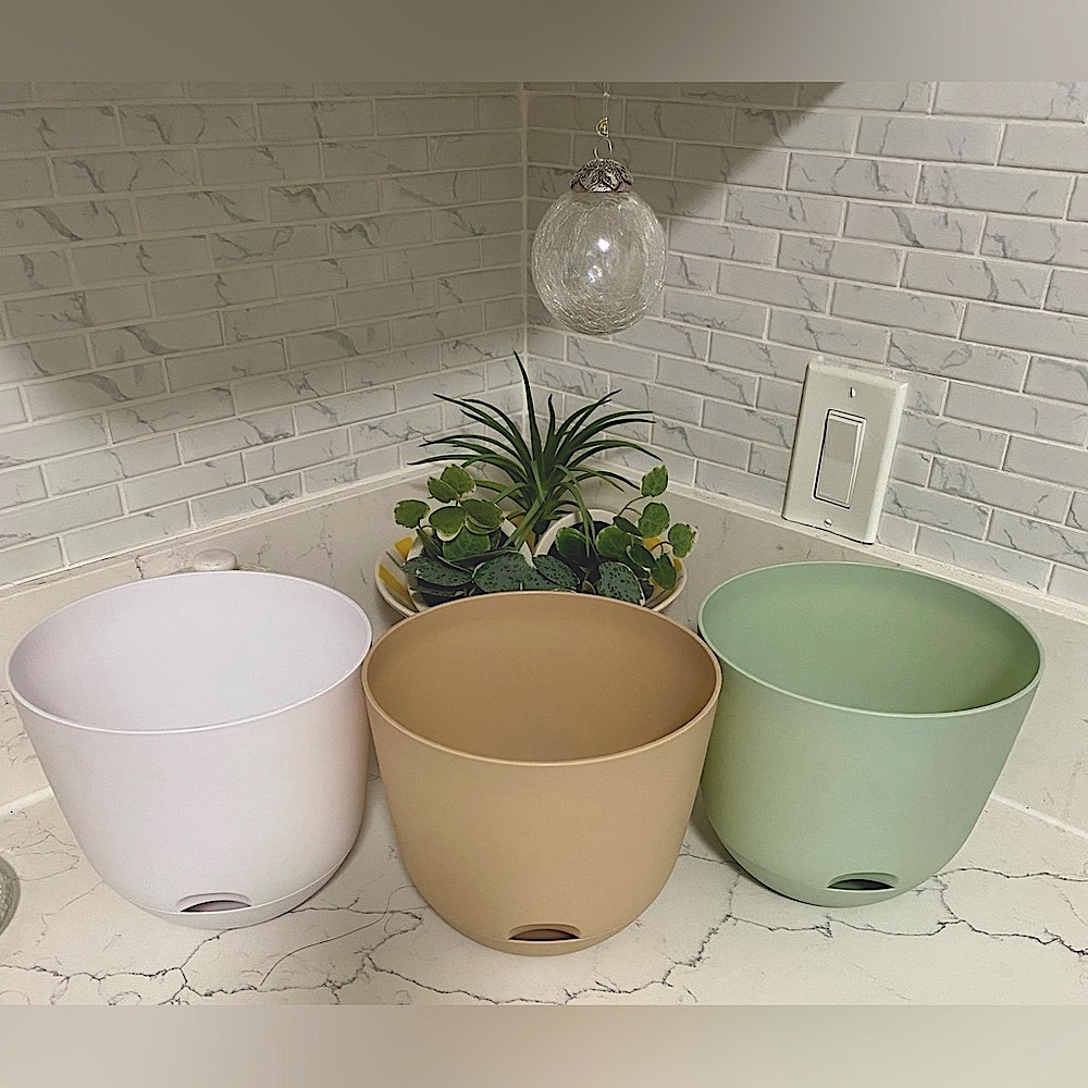 Set of Three Planters in White, Tan, and Green🪴 - Picture 2 of 3